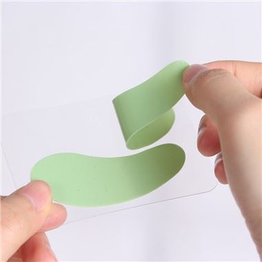 आंखों के पैच के तहत पुन: प्रयोज्य